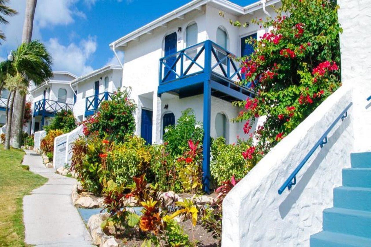 Trade Winds Hotel Dickenson Bay Exteriör bild