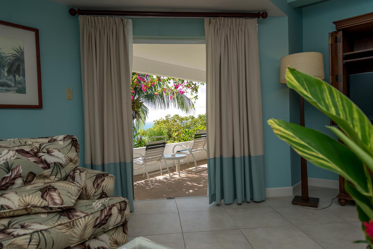 Trade Winds Hotel Dickenson Bay Exteriör bild