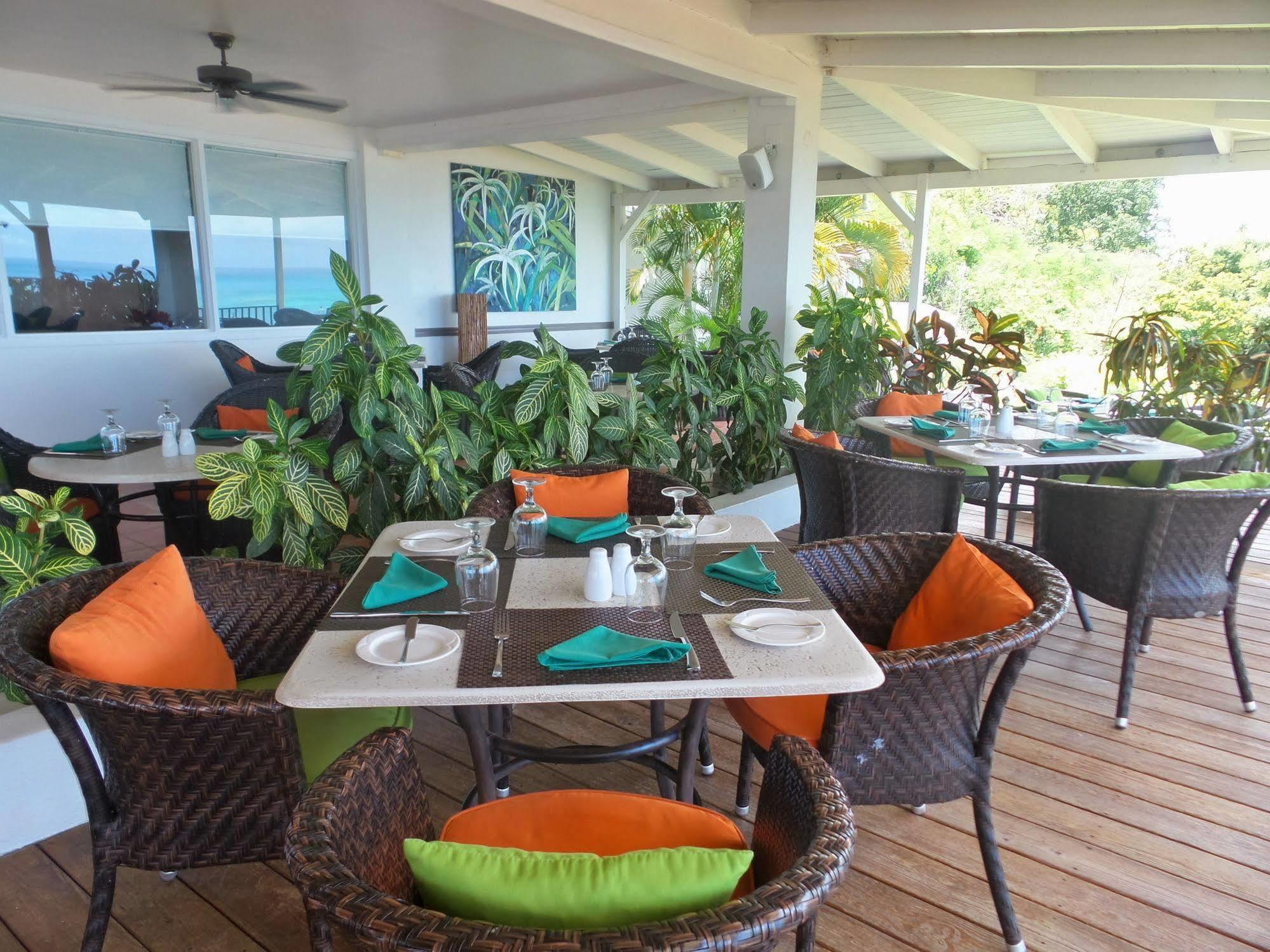 Trade Winds Hotel Dickenson Bay Exteriör bild