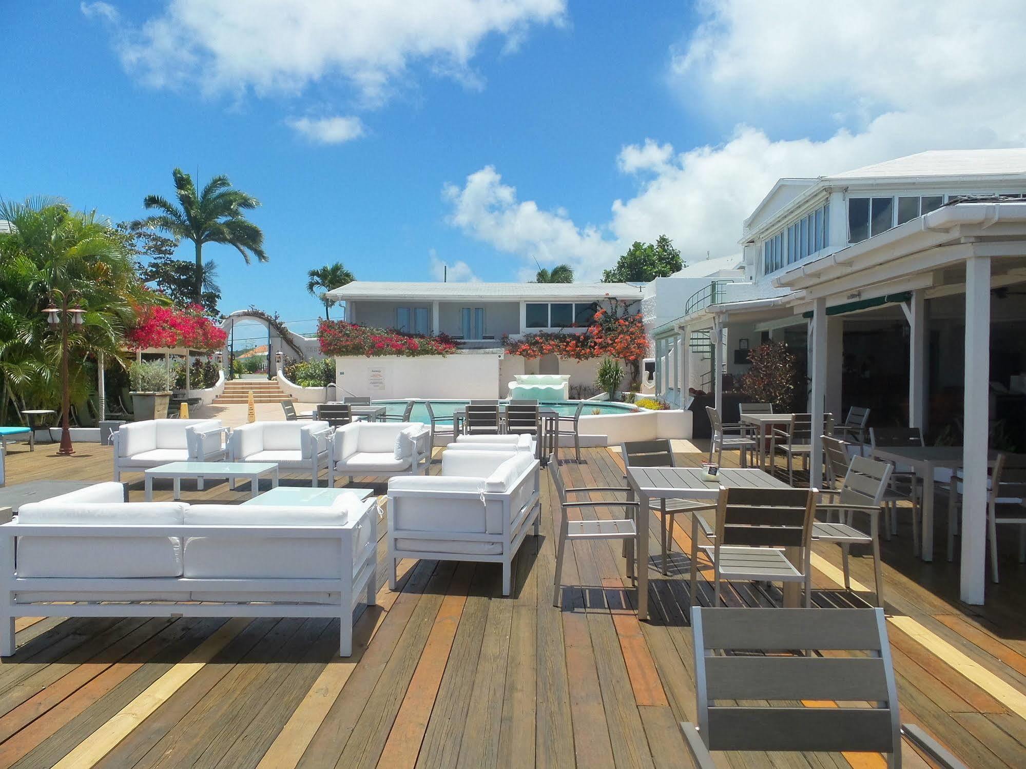 Trade Winds Hotel Dickenson Bay Exteriör bild